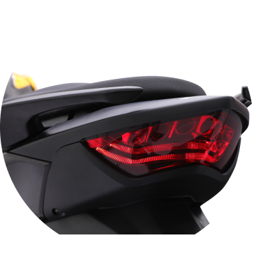New-Feature-Tail-Lamp-Xtreme-200s-4V