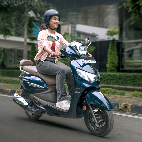 Hero Pleasure Plus XTEC: Stylish Scooter with Smart Features